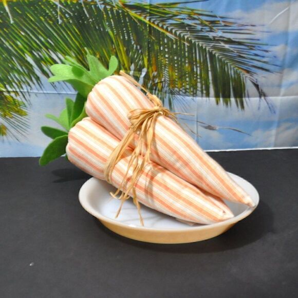 Fire King Vintage Peach Luster 9" Pie Plate and Bunch of Fabric Carrots - Picture 1 of 3